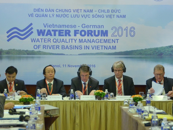 [-]Diễn[-]đàn[-]chung[-]Việt[-]Nam[-]–[-]CHLB[-]Đức[-]về[-]quản[-]lý[-]nước[-]lưu[-]vực[-]song[-]Việt[-]Nam